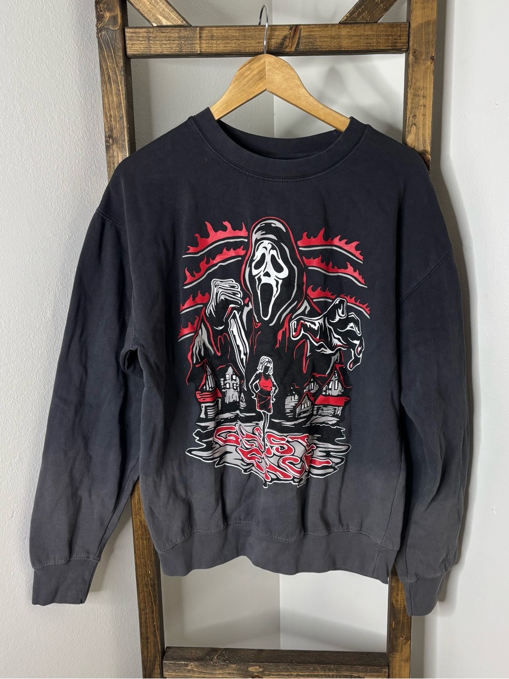 Ghost Face Black Graphic Halloween Horror Crewneck Sweatshirt Size M